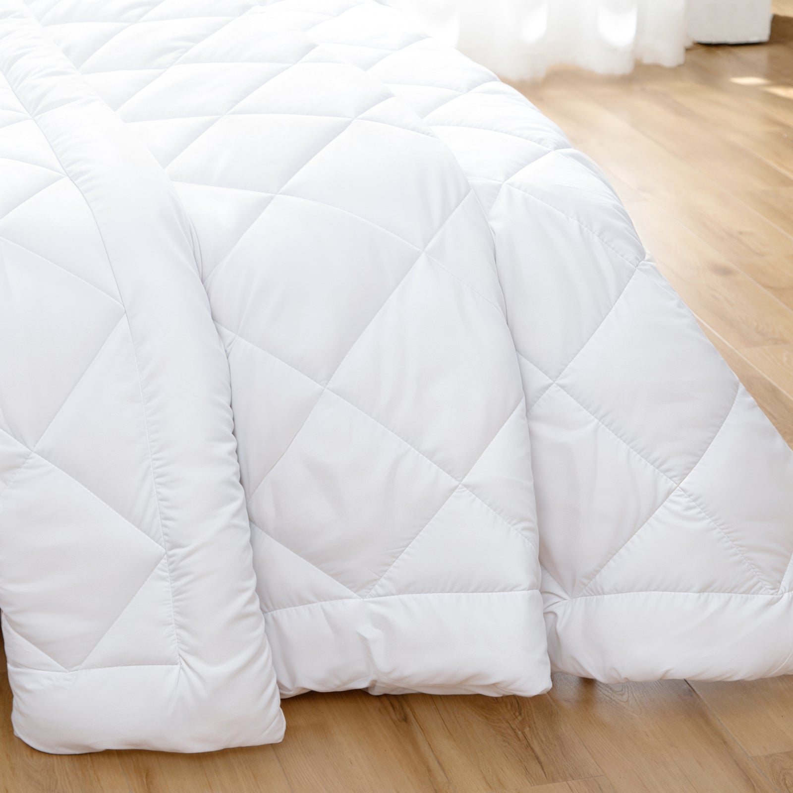 Sereno Microfiber Bamboo Blend Quilt – White – Queen