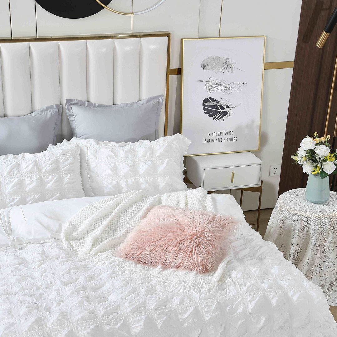Ruffles Textured Jacquard Quilt Cover Set – White – Super King