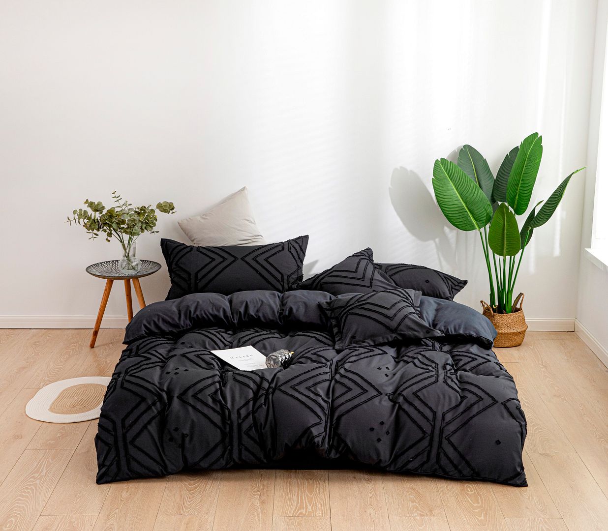 Aurelle Tufted Jacquard Quilt Cover / Duvet Cover Set – Black – Queen