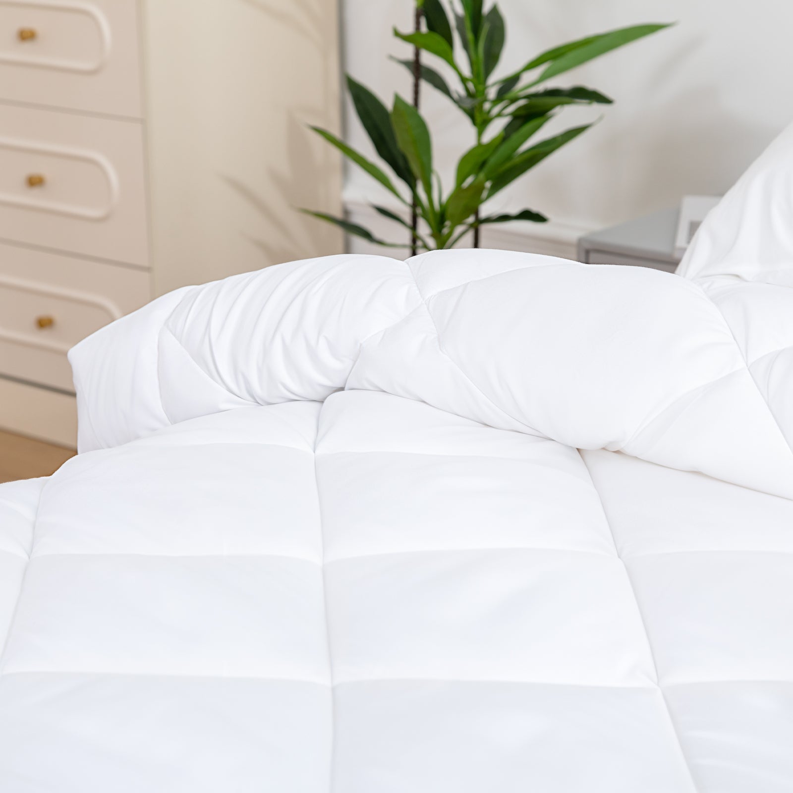 Bambra Microfiber Bamboo Blend Quilt – White – King