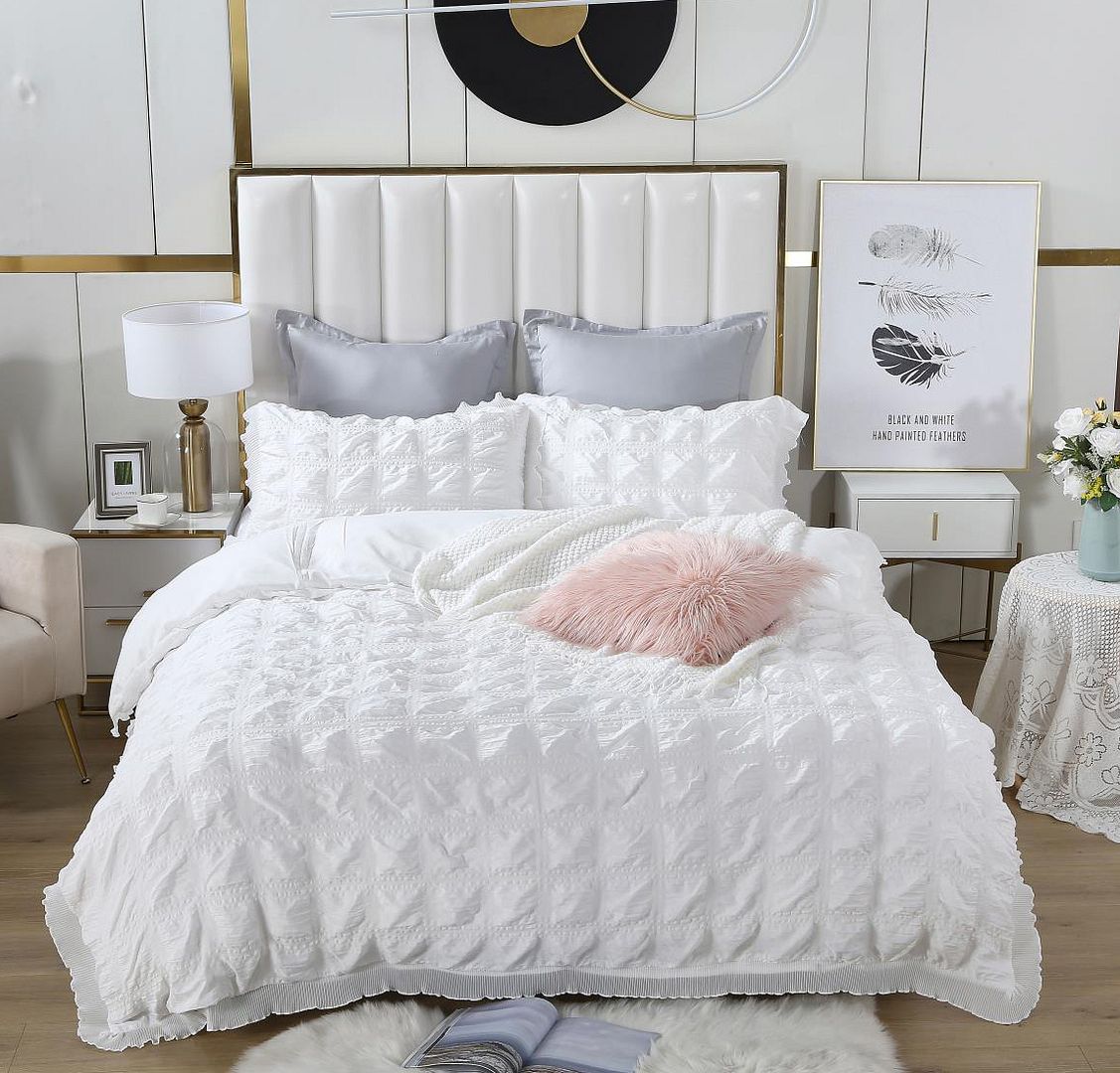 Ruffles Textured Jacquard white Duvet Quilt Cover Set – Queen