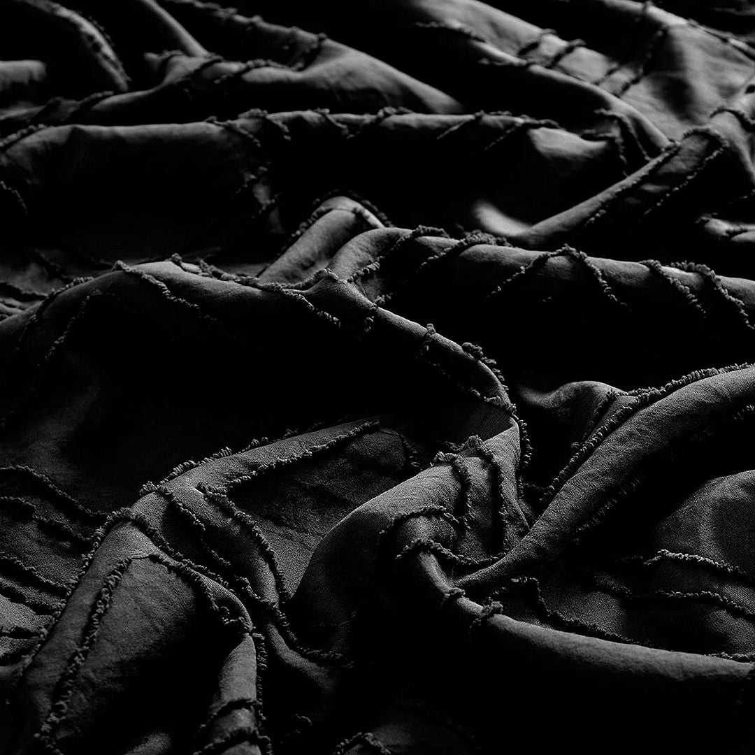 Aurelle Tufted Jacquard Quilt Cover / Duvet Cover Set – Black – Super King